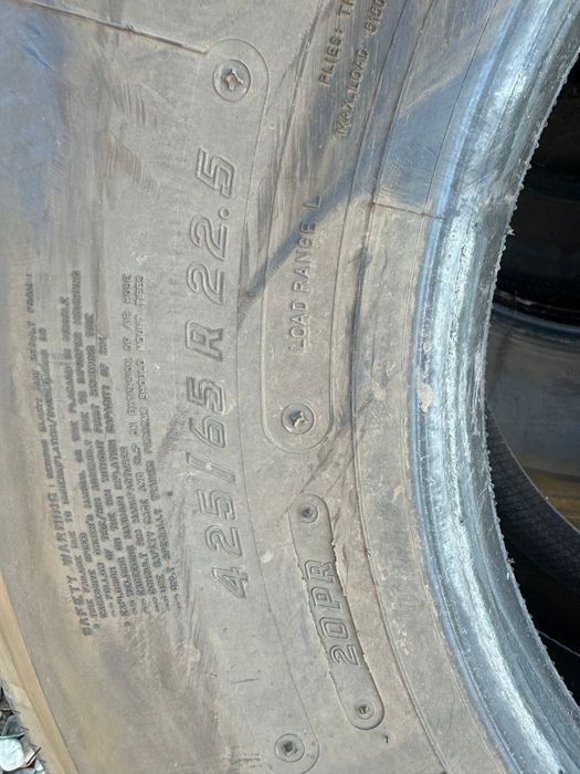 425/65R22,5 Firestone.