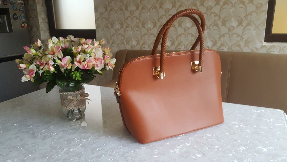 Geanta dama eleganta, incapatoare, maro, NOUA !