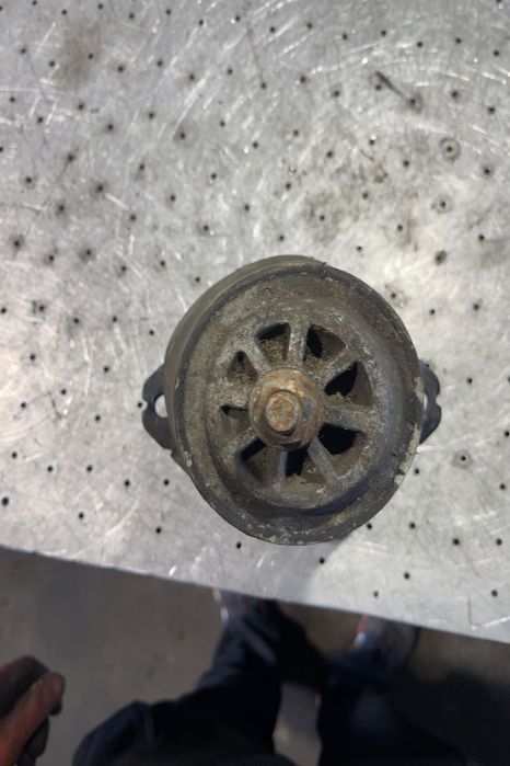 Tampon motor 7L8.199.131.A Volkswagen VW Touareg generatia 1 7L (face