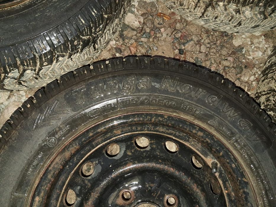 Қыстық дөңгелектер сатылады,