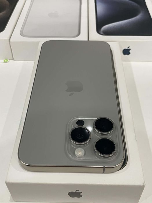 *Като нов* iPhone 15 Pro Max 256GB Titanium Natural