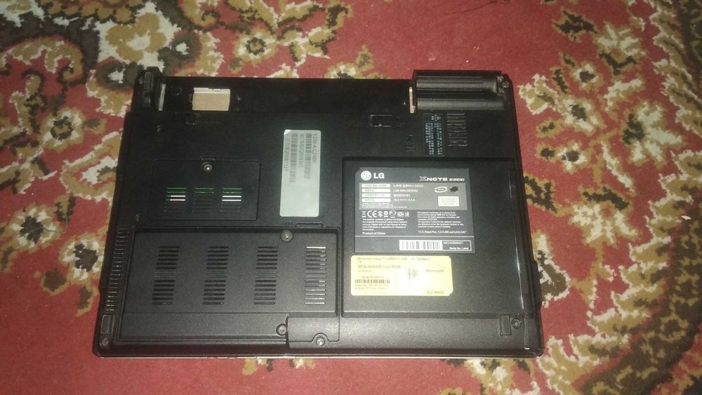 Xnote LG E300 noutbuk sotiladi