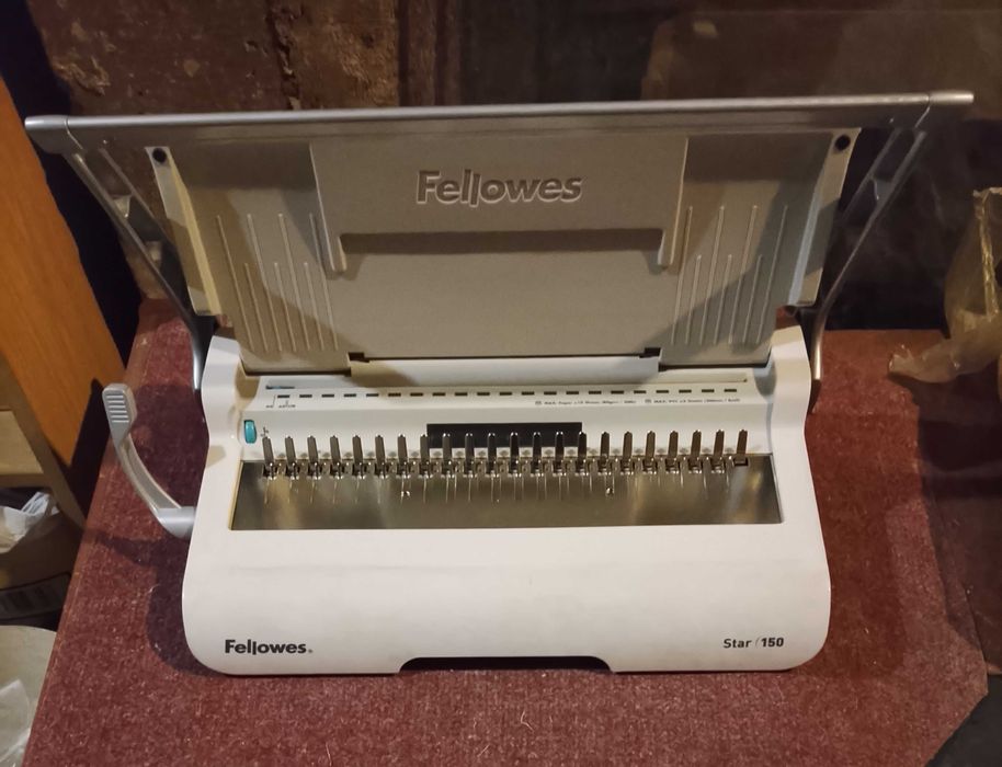 Ръчна машина за подвързване Fellowes Star+ 150