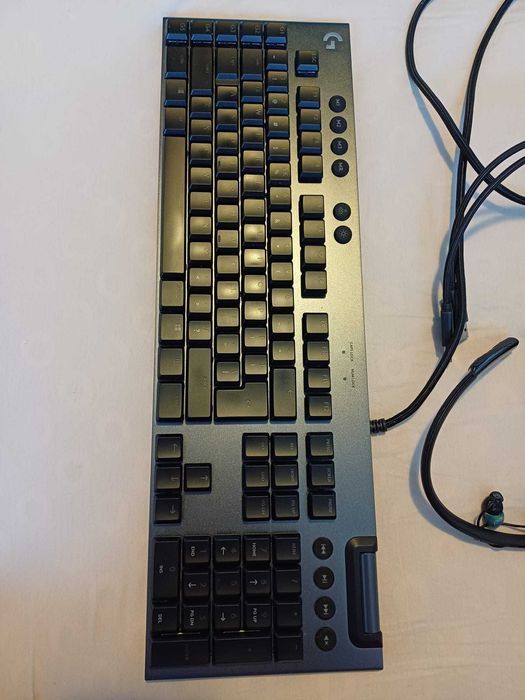 Vand Tastatura  Gaming  mecanica Logitech  G815 si  casti