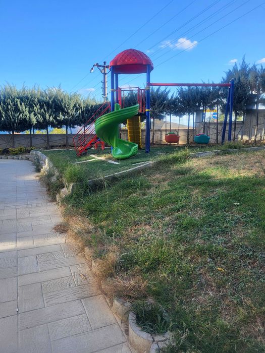 гр.Текирдаг Турция НОВ ТРИСТАЕН апартамент и две парко места