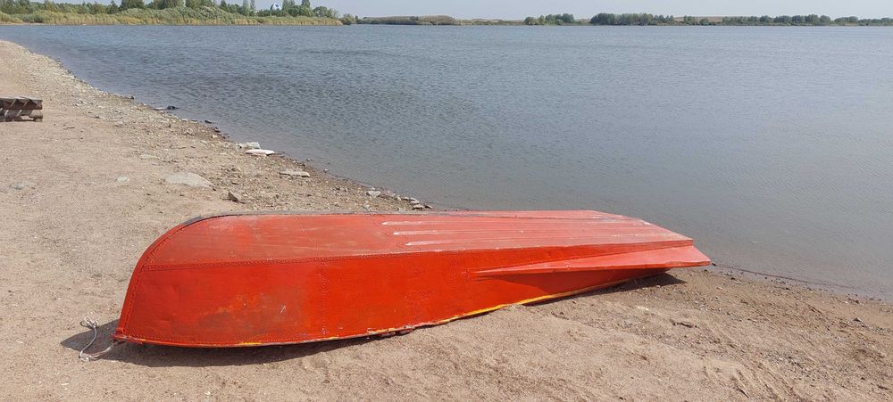 Казанка лодка с веслами