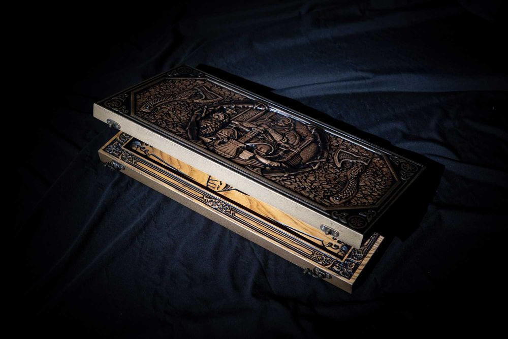 Joc de table din lemn natural, lucrat manual