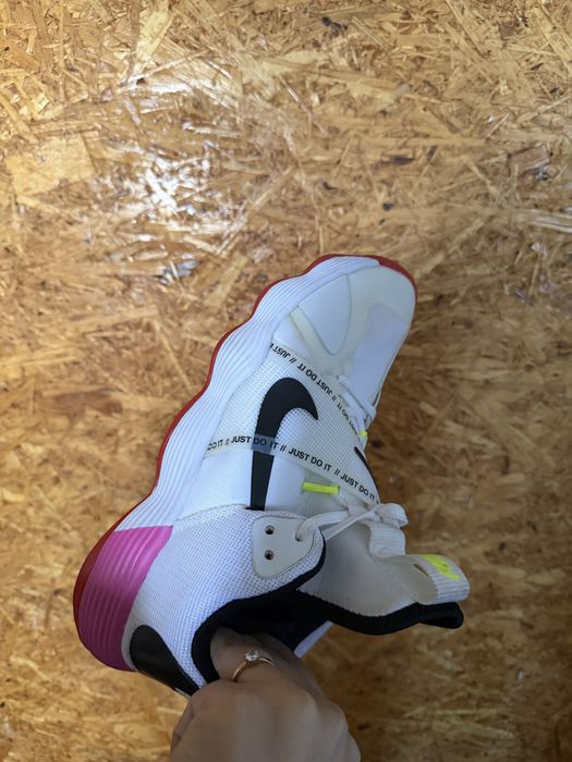 Воллейбольные кроссовки