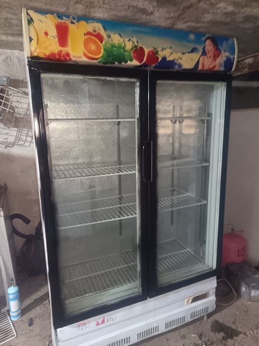 Продам холодильник витрины