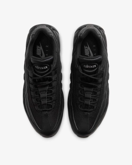 ЛЯТНА РАЗПРОДАЖБА! Nike 95 Essential "Triple Black" / Outlet / 40 - 45 НОМЕР