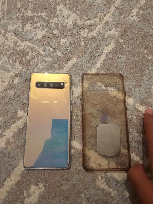Samsung s10 идеально срочно