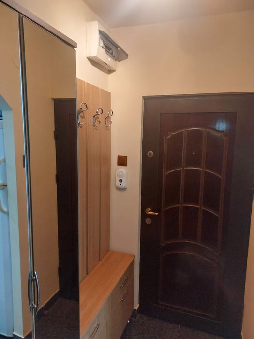 Persoana fizica închiriez apartament 2 camere