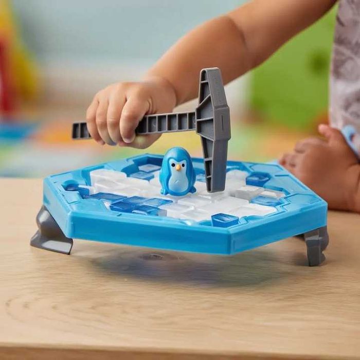 Pinguin pe Gheata joc de indemanare cu ciocanele si cuburi copii 3+ani