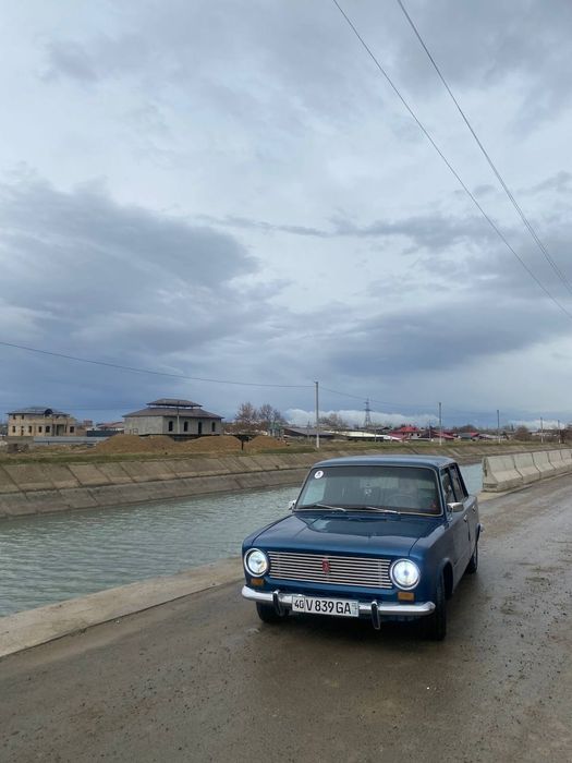 01 сотилади 700$