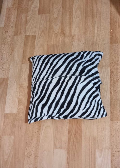 Husa de perna 37 x 37 cm cu fermoar animal print zebra - lavabila