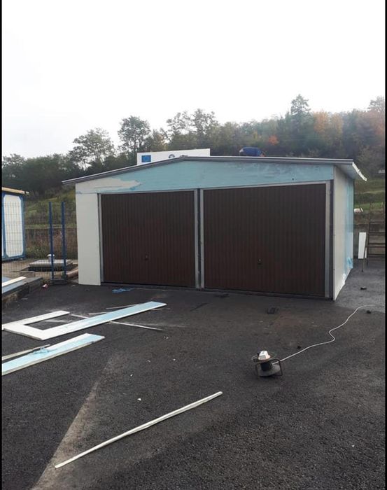 Vând garaje auto din panouri sandwich termoizolante