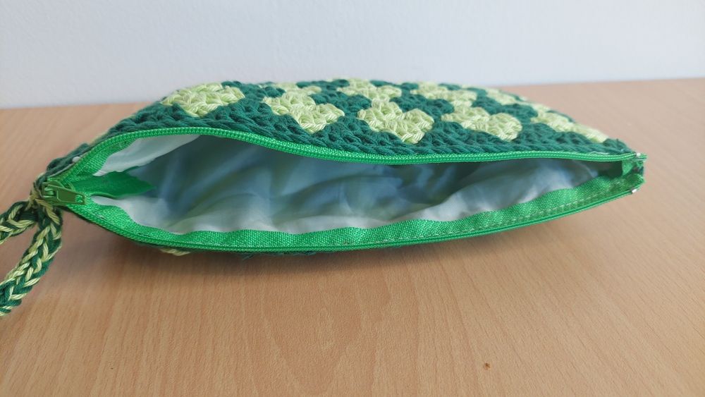 Плетени несесери