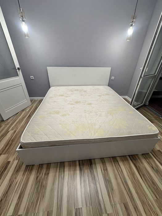 Продам кровать б/у самовывоз