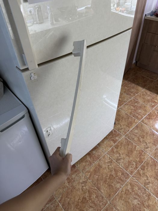 Срочно продаю Холодильник