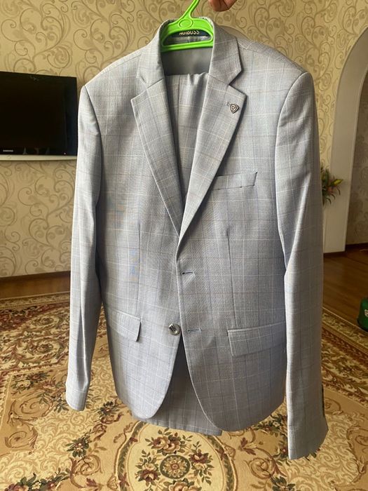 Костюм тройка на 12-13 лет