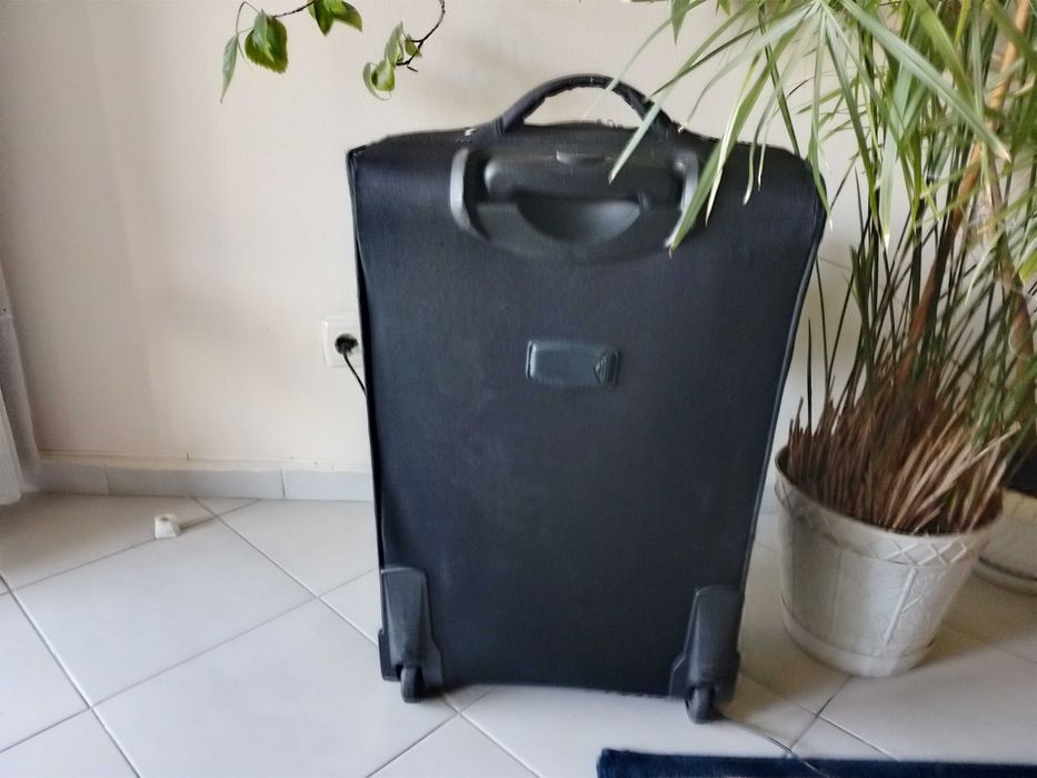 Куфар 2бр колелца "60/40/25см" GAND "к-т 15€"! + Сак олекотен "1кг" нов!