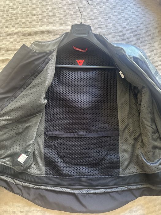 Dainese Super Race Перфорирано Кожено Яке - Размер 52