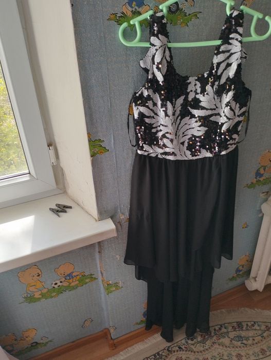 Продам вечерние женское платье.