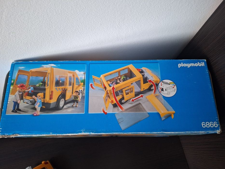Playmobil City Life (6866) Autobuzul școlar.