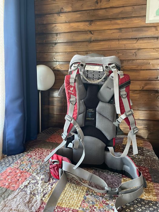 Туристическа раница за бебеносене / самар/ Deuter Kid Comfort II