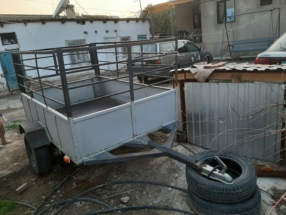 Прицеп сатылады.