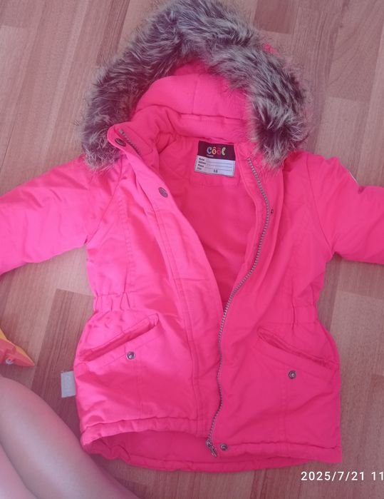 Продам зимний пуховик на девочку