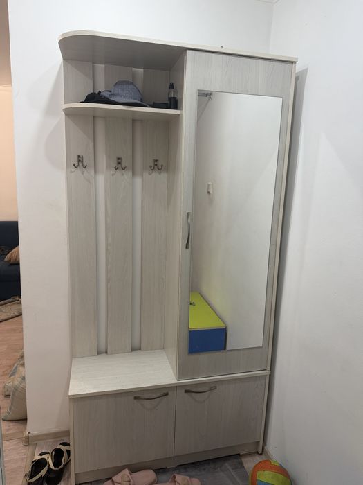 Продам шкаф для прихожей