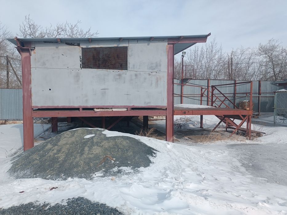 Помещение со складом для бизнеса
