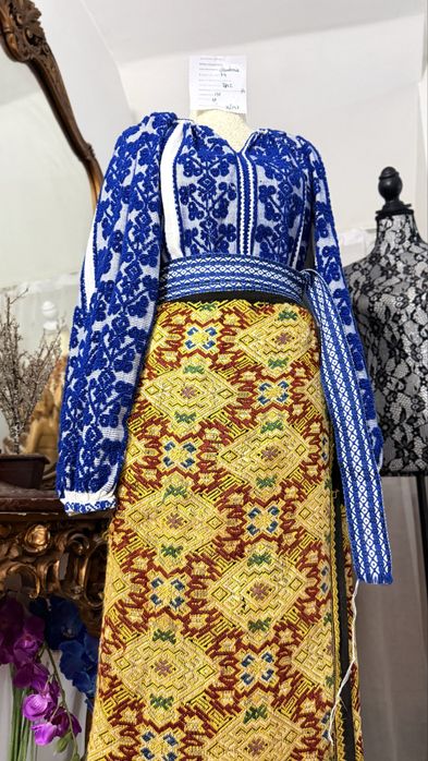 Costum popular vechi cusut manual zona muntenia