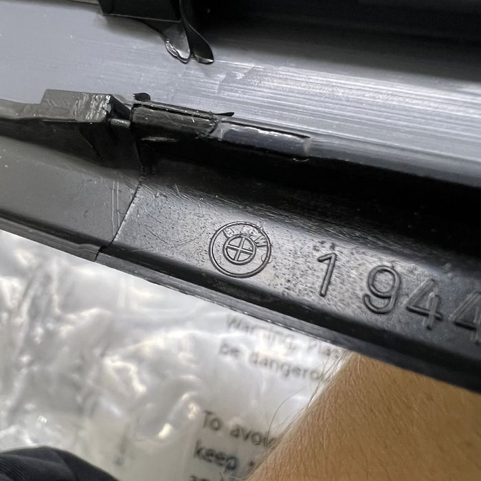 Новые ориг средние молдинги bmw e34 бмв е34