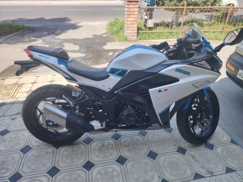 Moto yamaha R3 replik yurishi zur hamma joyi joyida