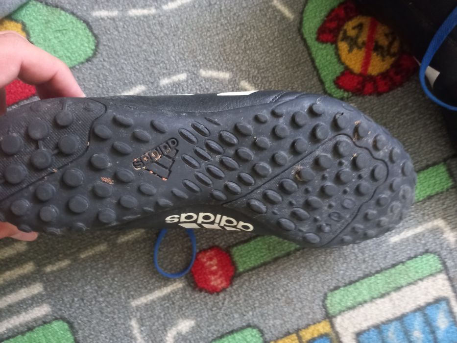 vand ghete fotbal sintetic adidas