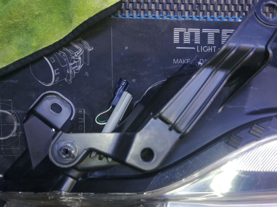 Фара тойота камри 50 Европа