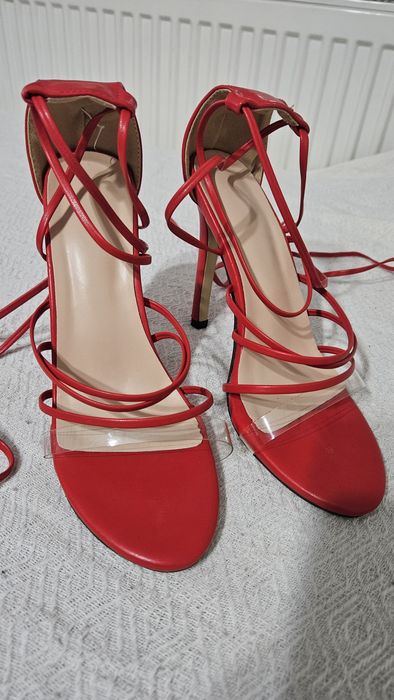 Официални червени сандали 38 номер