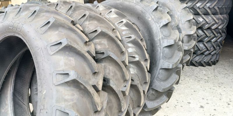 Cauciucuri 14.00-38 de romanesc sau ifron incepand cu 8 pliuri ZYX1