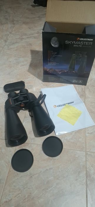 Binoclu Celestron Skymaster 25X70