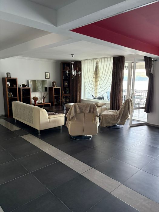 Inchiriez casă Orșova pe malul Dunării