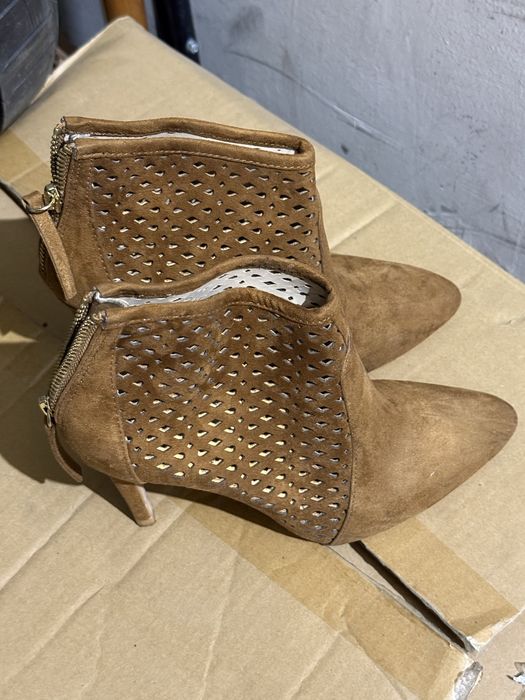 Осенние ботильоны . Zara, charles & keith