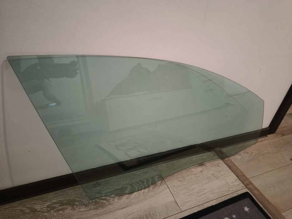 geam fata dreapta golf 6 hatchback