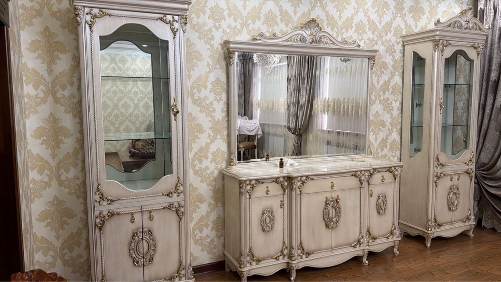 Гостинной сервант