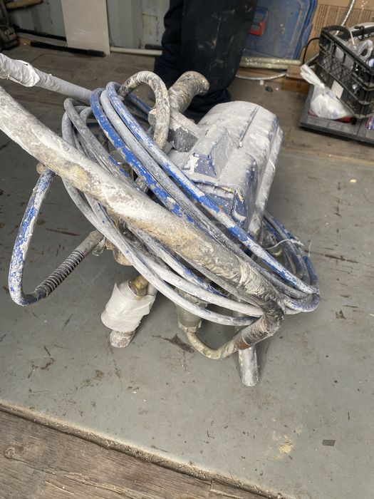 Краскопульт оксипро 595 Продам диван недорого БУ