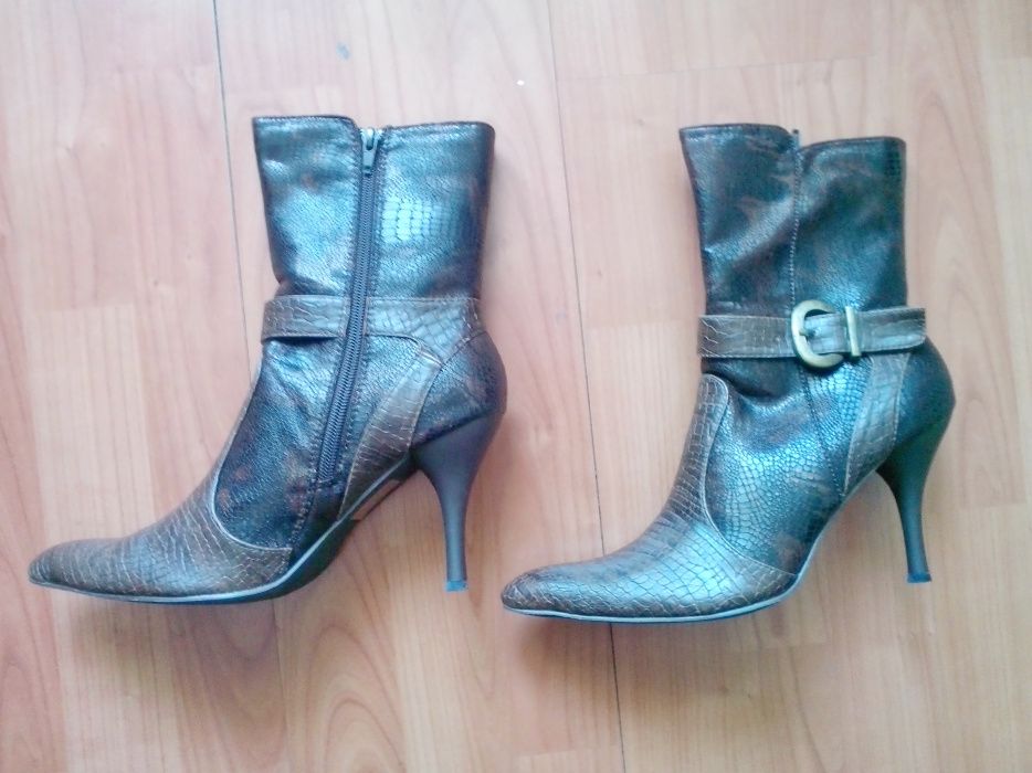 Продавам дамски обувки „Озара”/Ozara.