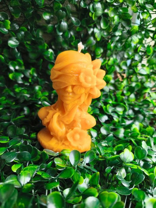 8-ми март: Ръчно изработени свещи от 100% натурален пчелен восък