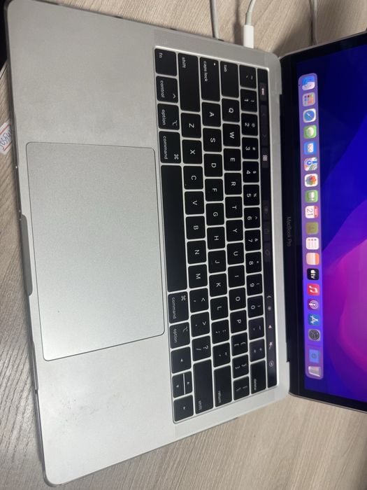 macbook pro 2019 i5