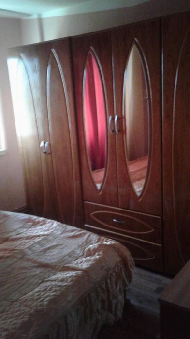 Închiriez apartament cu două camere